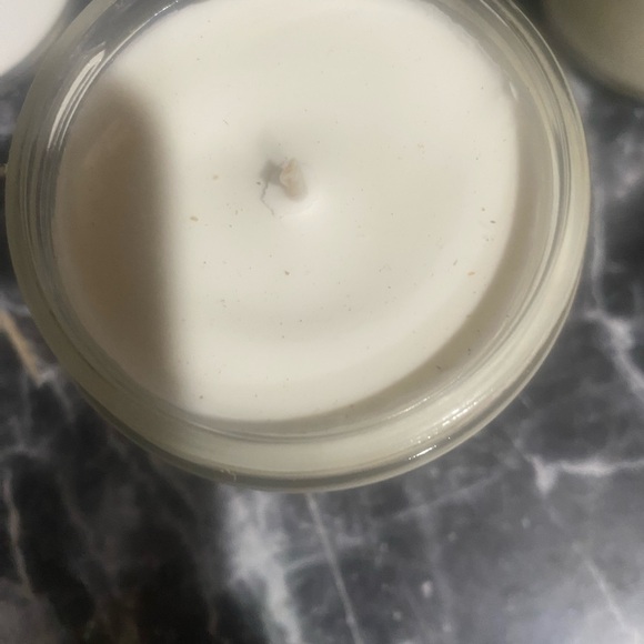 Hand Crafted Soy Rose Scented Candle in 8 Oz Glass Jar-no label - Picture 2 of 2